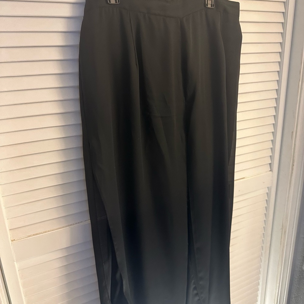 Black dressy pants/skirt.  Size 18.
